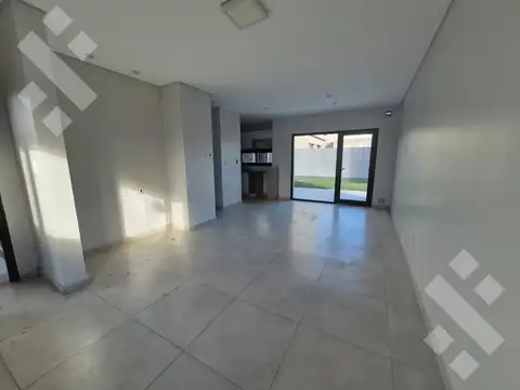 Depto Tipo Casa en Alquiler de 3 ambientes