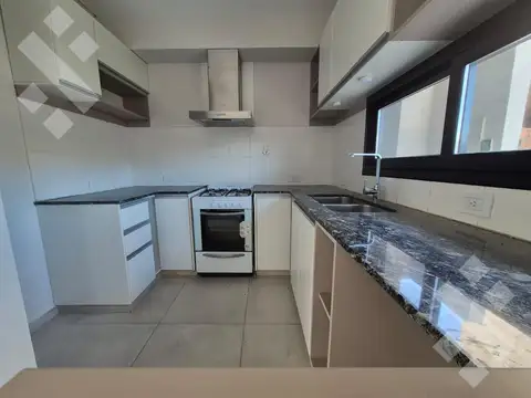 Depto Tipo Casa en Alquiler de 2 dormitorios