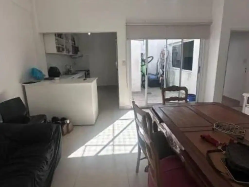 Aristóbulo Del Valle e/ Chacabuco y Caseros