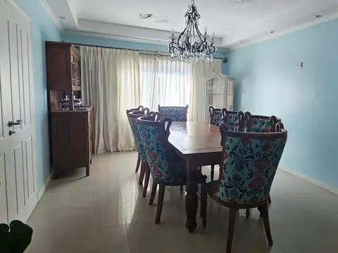 Casa con acceso directo a la Laguna y muelle privado