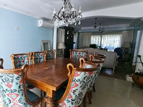 Avenida De Los Lagos