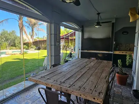 Casa 5 ambientes con 3 baños