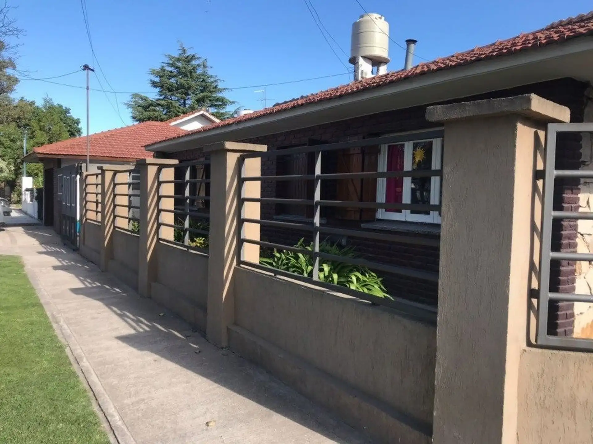 VENTA casa Caisamar Mar del Plata 3 ambientes garaje y quincho