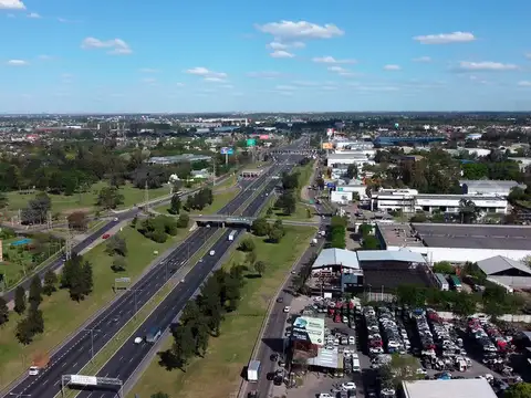 PANAMERICANA Y HENRY FORD - OFICINA CORPORATIVA - Area de Promoción El Triángulo