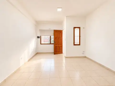 ALQUILER | 2 AMBIENTES PB CON JARDÍN + GARAGE |  MARTIN CORONADO
