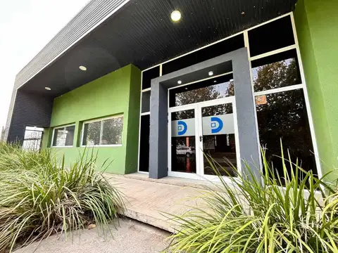 SE ALQUILA COMPLEJO DE OFICINAS Y GALPON COMIRSA