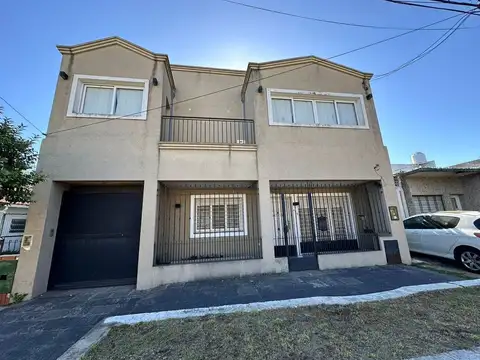 VENTA DE CASA 4 AMBIENTES MORON ACEPTA PERMUTA