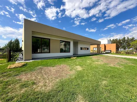 Casa apto crédito en canning! A estrenar