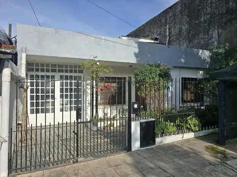 VENTA CASA MULTIFAMILIAR EN VILLA ADELINA
