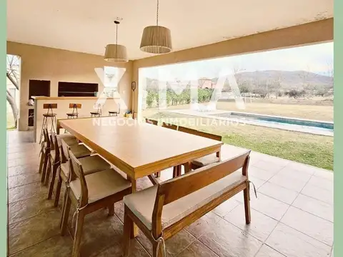 Casa 4 ambientes con 3 baños