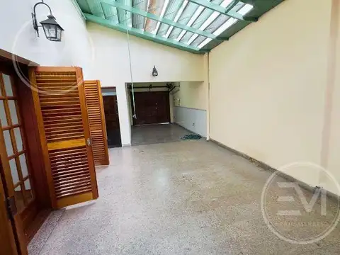 Casa 4 ambientes con 1 baño