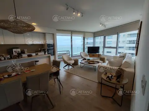 Alquiler temporal apartamento 2 dormitorios. Playa brava, Punta del Este.