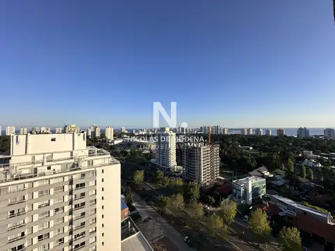 Vende apartamento unificado en Torre Yoo, Punta del Este