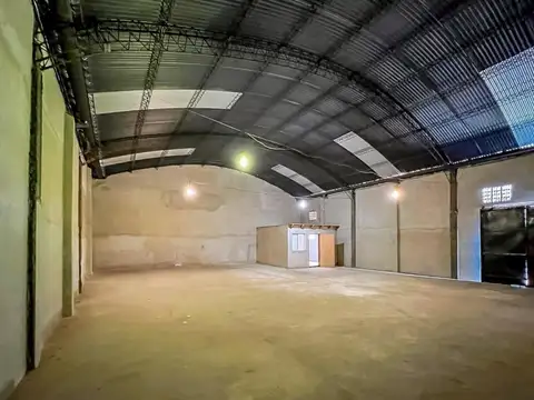 Galpon en Venta en Barrio Parque Field, USD 139.000