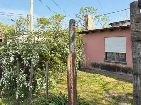 Calle 11 y 12, Salvador María