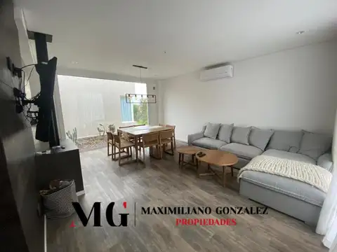 Casa 5 ambientes con 2 baños