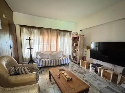 Maipu 886