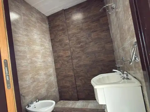 Departamento en Alquiler en Villa Luzuriaga, $ 650.000