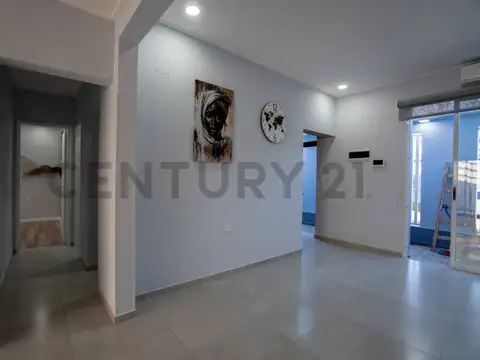 Casa 4 ambientes con 2 baños