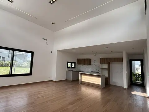 Casa en Alquiler al Noroeste