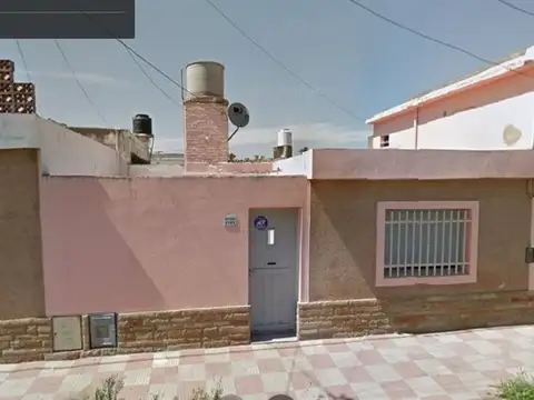 Casa 8 ambientes con 3 baños