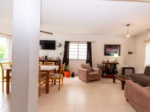 Casa en Venta en Manuel B Gonnet, USD 180.000