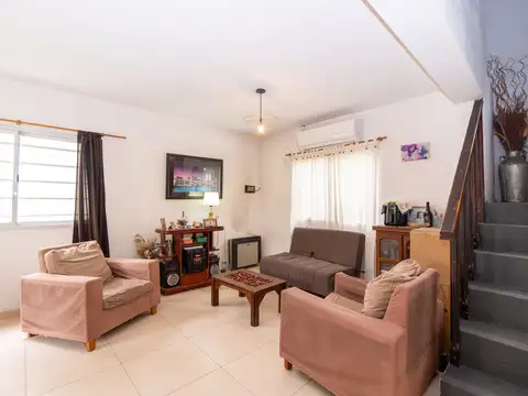 Casa Duplex en venta en Gonnet