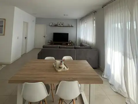 Departamento en Alquiler con 1 cocheras