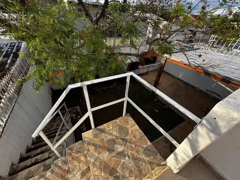 Casa 6 ambientes con 3 baños