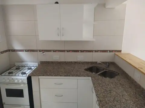 Depto Tipo Casa en Alquiler en Cipolletti, $ 1.500.000