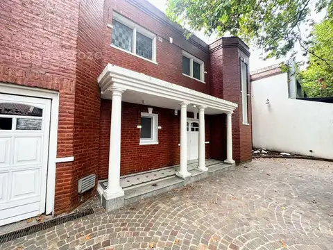 Casa 6 ambientes con 4 baños