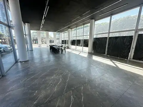 EXCELENTE LOCAL MODERNO - APTO TODO RUBRO - 20 X 8 METROS!