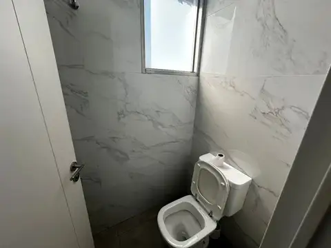 EXCELENTE LOCAL MODERNO - APTO TODO RUBRO - 20 X 8 METROS!