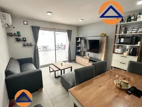 2 ambientes con 44 Mts de patio y cochera