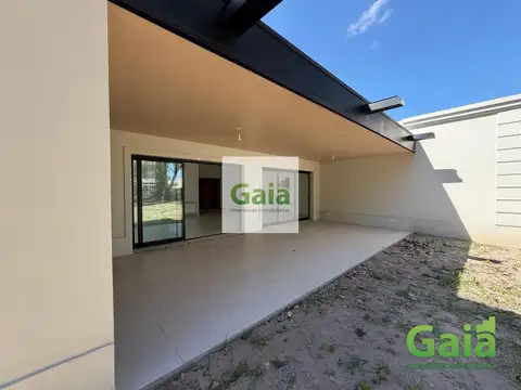Casa en Venta en Jardines De San Lorenzo, USD 290.000