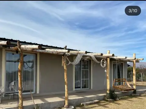 Venta Casa de Campo en 1 HCT. c/Pileta CHARBONIER