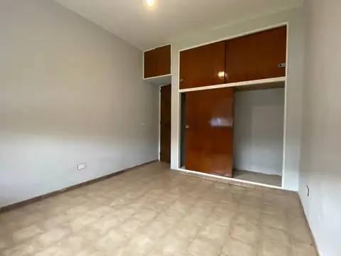 Depto Tipo Casa en Alquiler 40 años