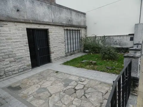 Depto Tipo Casa en Alquiler de 2 dormitorios