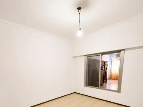 DEPARTAMENTO EN PRIMER PISO CON TERRAZA Y COCHERA !
