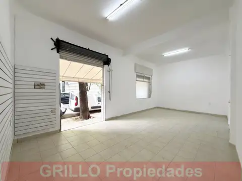 Ramallo 1627, casi Av. del Libertador. Local, oficina o depósito con vivienda. Sin expensas.