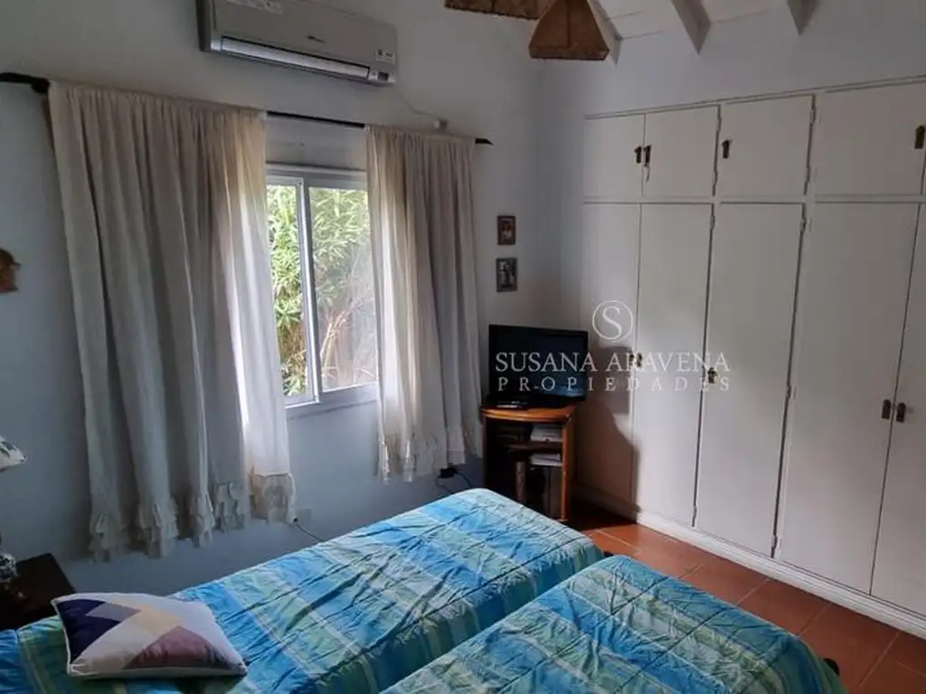 Casa - 160  m² Cubierta | 3 dormitorios | A Estrenar | 2 baños | 4 ambientes | 3 cocheras