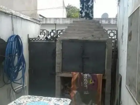 Depto Tipo Casa 4 ambientes con 2 baños