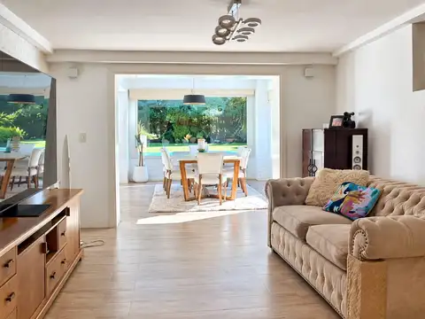 Casa 6 ambientes con 3 baños