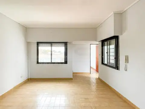 Av Mitre  al 2200 entre Marconi y Belzu