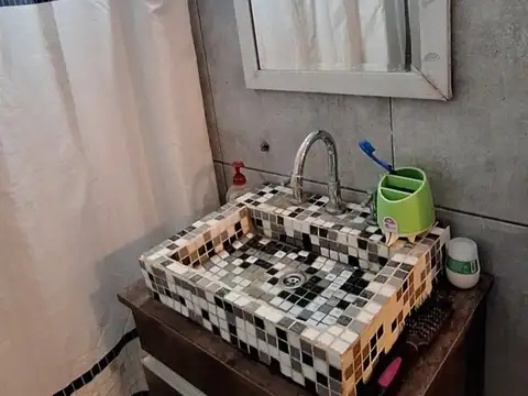 Casa en Alquiler en Barrio Industrial, $ 700.000