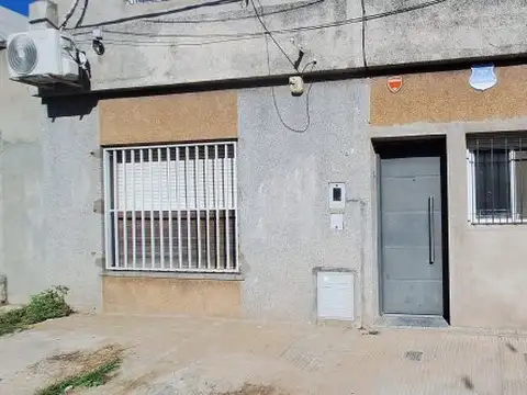 Casa de 2 Dormitorios Barrio Industrial