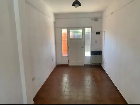 Departamento en Alquiler en Castelar Sur, $ 700.000
