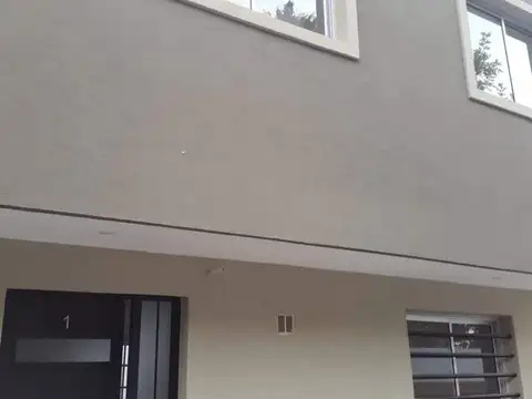 Depto Tipo Casa en Alquiler de 2 dormitorios