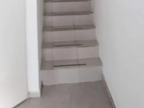 Depto Tipo Casa en Alquiler de 3 ambientes