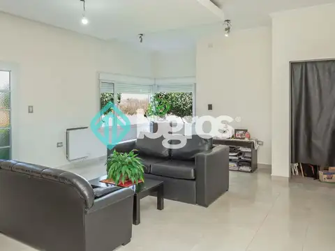 Casa 7 ambientes con 3 baños